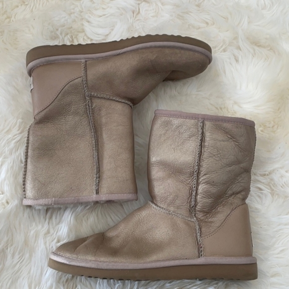 Ugg boots - Picture 2 of 6